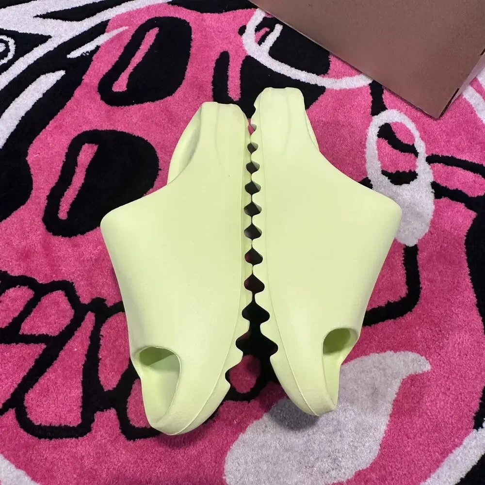 adidas Yeezy Slide 